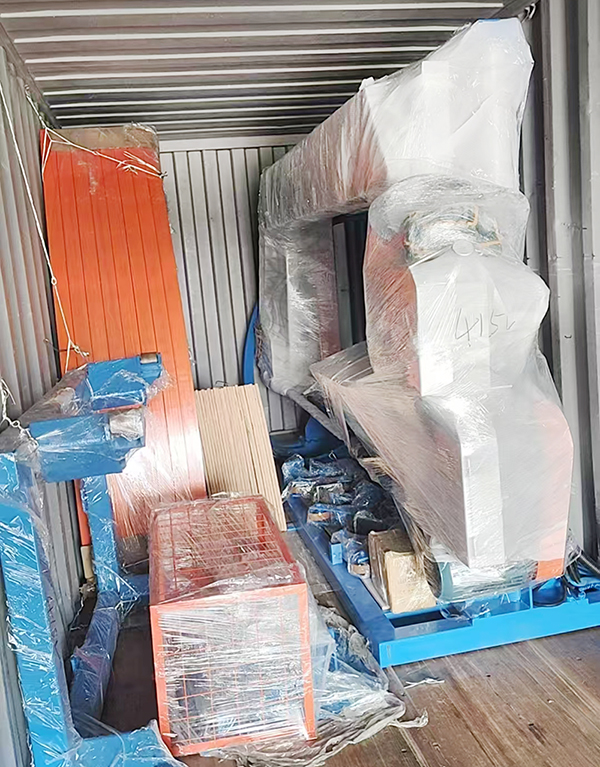 阿曼客户海绵圆盘平切机顺利出货